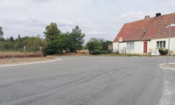 Dlaczego droga w Komornikach nie została zrobiona w całości? Ratusz odpowiada