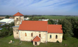 W kościele św. Urszuli w Udaninie rozpoczęła się wymiana stolarki okien 