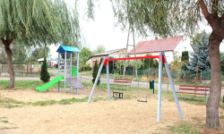 Nowe place zabaw w sołectwach Konary, Sokolniki i Ujeździe Górnym