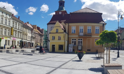 Odkrycia na rynku w Środzie Śląskiej. Opowie o nich Grzegorz Borowski i Krzysztof Kamiński