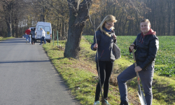 Nowe drzewka zasadzili m.in. przy drogach powiatowych