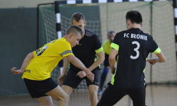 Sportowo w Miękini. Za nami pierwsza kolejka Ligi Halowej Piłki Nożnej