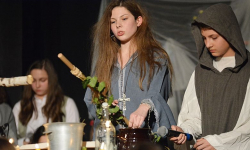 Młodzież dla Alanka. Dochód ze sprzedaży biletów na spektakl przeznaczyli na cel charytatywny