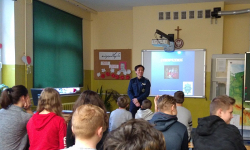 Spotkania policjantów z uczniami szkół w Ciechowie i w Rakoszycach
