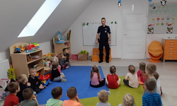 Funkcjonariusze spotkali się z uczniami z Lutyni. Opowiadali im o swoim zawodzie