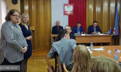 Karolina Ożóg nie jest już skarbnikiem w gminie Udanin