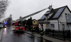 Spokojny tydzień strażaków. Gasili pożary sadzy i pomogli wyciągnąć karetkę, która ugrzęzła