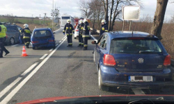 Dwa samochody zderzyły się w pobliżu zjazdu w Kostomłotach [foto]