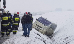 Autostrada A4: kierowca stracił panowanie nad pojazdem i wypadł z drogi  [foto]