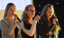 W Malczycach odbył się Wieczór Wspomnień. Był wykład, rozmowy i występy uczniów [foto+video]