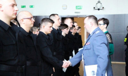 Ponad 60 nowych funkcjonariuszy. Troje z nich będzie pełniło służbę w średzkiej policji