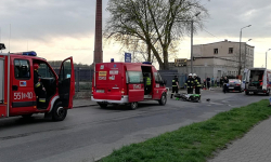 Stracił panowanie nad motocyklem i przewrócił się. W ciężkim stanie został przewieziony do szpitala