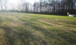 Wilki Różana zbierają pieniądze na wyrównanie płyty boiska [aktualizacja]