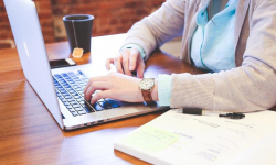 Warto poznać obsługę komputera. Kurs dla seniorów