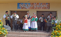  Gminne dożynki w Kostomłotach. Mieczków ze zwycięskim wieńcem [foto]