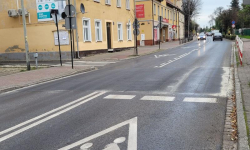 Progi zwalniające na głównej ulicy w Środzie Śląskiej. Potrzebne?