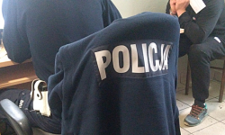 Miał dożywotni zakaz prowadzenia pojazdów. Uciekał przed policjantami