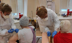 Kostomłoty: pierwsi mieszkańcy zostali zaszczepieni przeciw Covid-19