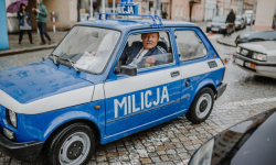 „Ratujmy klasyki” wspierają WOŚP w Kostomłotach