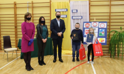 Oto nagrodzeni uczniowie w konkursie na logo szkoły podstawowej w Ujeździe Górnym