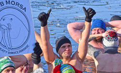 Środa Śląska: Wsparli Wielką Orkiestrę Świątecznej Pomocy morsując [ZDJĘCIA]