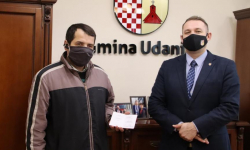 Marcin Łasicki odebrał odznakę "Zasłużony dla rolnictwa"