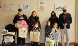 Laureaci konkursu plastycznego nagrodzeni