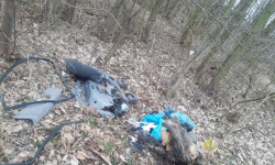 Zamiast przebiśniegów na wiosnę wyłaniają się porozrzucane śmieci