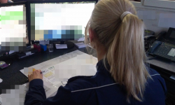 Przyszedł do komendy policji po pomoc. Okazało się, że był poszukiwany