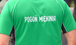 Pogoń Miękinia przedłuża umowy ze sponsorami. Kolejna firma wsparła klub