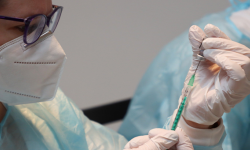 Dodatkowe terminy na szczepienia przeciw Covid w hali OSiR