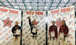 Zawodnicy Wrocławskiego Sportowego Klubu Taekwon-do z medalami mistrzostw Polski