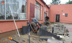 Trwają prace remontowe na obiektach w Gościsławiu, Ujeździe Dolnym i Konarach