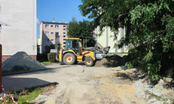 Trwa rewitalizacja ciągów komunikacyjnych przy Spółdzielni Mieszkaniowej na ul. Mostowej