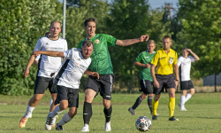 Zieloni Rakoszyce eliminują rywala z okręgówki [Zdjęcia]