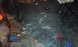 Włamali się do lokalu gastronomicznego w Środzie Śląskiej. Wybili szyby i ukradli pieniądze