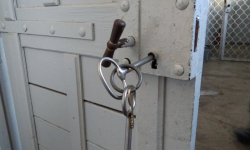 Kierowca BMW zatrzymany. Był pod wpływem amfetaminy, którą również przewoził w metalowym pudełku