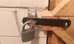 Średzcy policjanci radzą jak zabezpieczyć swoją piwnicę przed włamywaczem