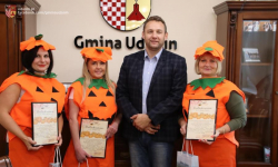 Wojciech Płaziuk pogratulował zwyciężczyniom konkursu kulinarnego