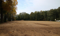 Przebudowa boiska sportowego wraz z montażem siedzisk w Różanej zakończona