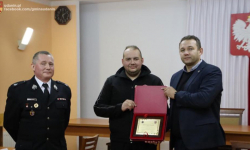 Druh Damian Michajluk z podziękowaniem za poświęcenie i determinację