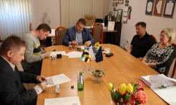 Umowy na nowe lampy w Ciechowie, Przedmościu i Komornikach podpisane