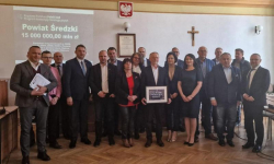 Podpisano umowy na realizację rekordowego projektu Powiatu