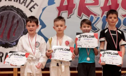 Młodzi karatecy z Ciechowa z sukcesami na turnieju w Legnicy