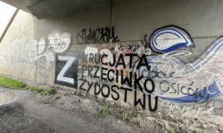 Skandaliczny symbol "Z" wymalowany pod mostem kolejowym nieopodal Miękini