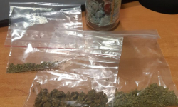 Policjanci zabezpieczyli 70 porcji handlowych marihuany. 20-latkowi grozi teraz do 3 lat więzienia