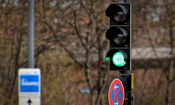 Zielone światło dla sygnalizacji świetlnej na skrzyżowaniu Wiejskiej z DK94