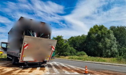 Wypadek dwóch ciężarówek na krajówce w Wilczkowie. Dwie osoby poszkodowane