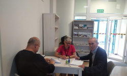 Przebudowa szatni w Piotrowicach i nowa drewniana wiata na boisku w Zabłociu