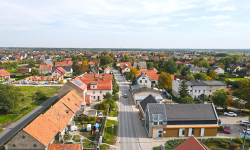 Spór o powiatowy chodnik, którego nie ma